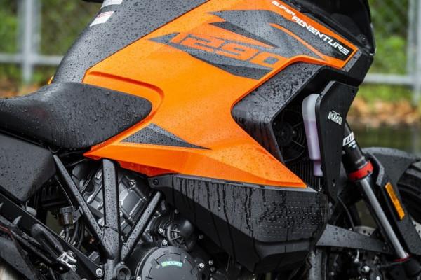 試駕測評KTM新款1290advS摩托車，帶有ACC系統