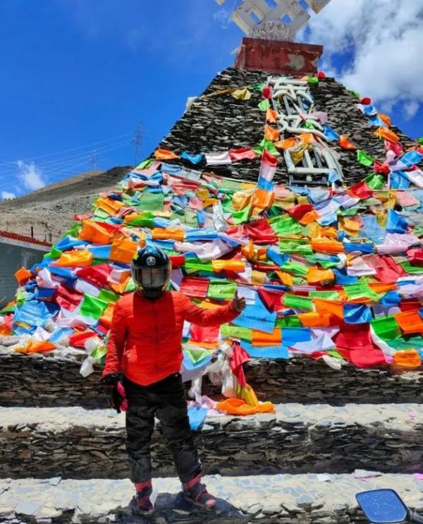 男子騎125摩托用9天時間從連灘西壩開到西藏拉薩，全程4千多公里