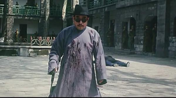 六位鐵道游擊隊王強飾演者，李雪健略勝範偉，不知名演員最像