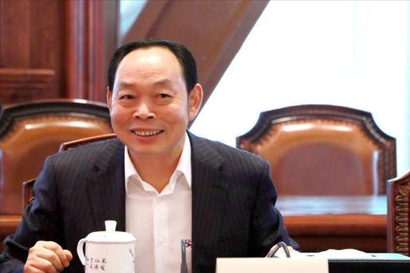 貴州首富變成“首負”，1337億負債壓頂，120家貸款機構難眠