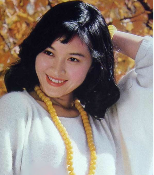 方舒：被屠洪剛拋棄後獨自撫養兩個女兒長大，生活有淚也有笑