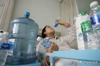 闢謠:喝水越多尿越多,腎臟的壓力會變大,多喝水會傷到腎臟? 闢謠:喝水越多尿越多,腎臟的壓力會變大,多喝水會傷到腎臟?