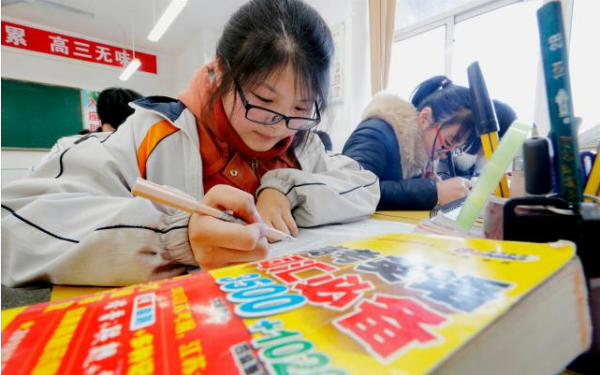 高考後才懂,在普高當雞頭和重點高中鳳尾的差距,幸好當初沒選錯 高考後才懂,在普高當雞頭和重點高中鳳尾的差距,幸好當初沒選錯