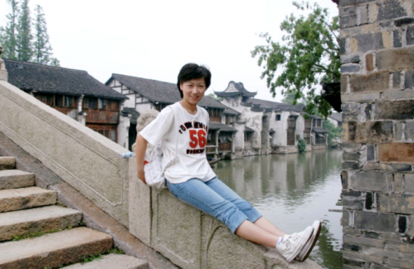 著名主持人魏笑：新婚24小時離世，丈夫至今未娶，父親仍在懷念她