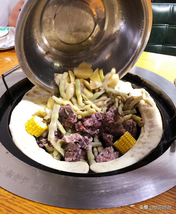 見證東北菜量的時刻到了,餐前的苞米茬子粥配辣椒燜子真牛 見證東北菜量的時刻到了,餐前的苞米茬子粥配辣椒燜子真牛