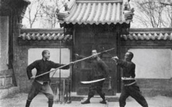 92年前杭州武術大賽:江湖上赫赫有名的高手,被一個學生踢下臺 92年前杭州武術大賽:江湖上赫赫有名的高手,被一個學生踢下臺