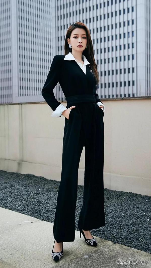 孫怡，眼眸清澈，甜美迷人