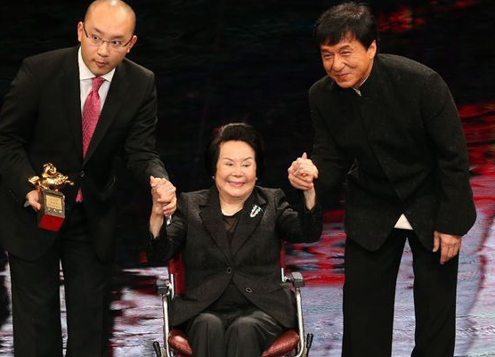 娛樂圈裡不為人知的關係:黃曉明乾媽很強大,宋丹丹干女兒是劉濤 娛樂圈裡不為人知的關係:黃曉明乾媽很強大,宋丹丹干女兒是劉濤