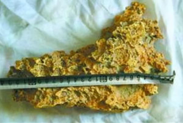 內蒙古一位拾荒者，撿到1袋子鐵棍，賣12000元卻錯過了3個億