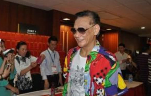 2015年“惡漢”何家駒去世，3天輸光全部家產，無兒無女無墓碑