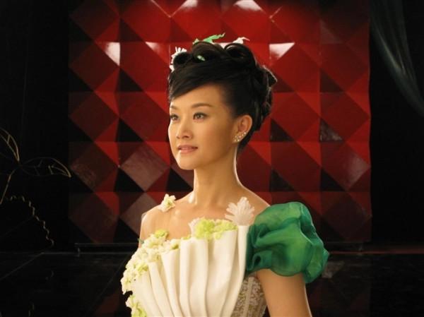 從“苗寨姑娘”到“春晚國臉”，55歲的宋祖英如今怎樣了？