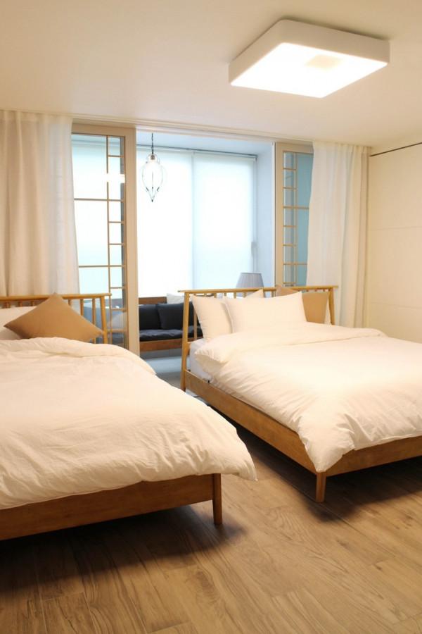 二手房按照父母喜好來改造，簡簡單單談不上奢華，舒適感卻很強烈