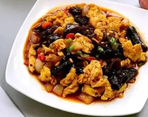 吃膩了葷菜魚香肉絲，換個口味來個&OpenCurlyDoubleQuote;魚香雞蛋&rdquo;家裡人都搶著吃