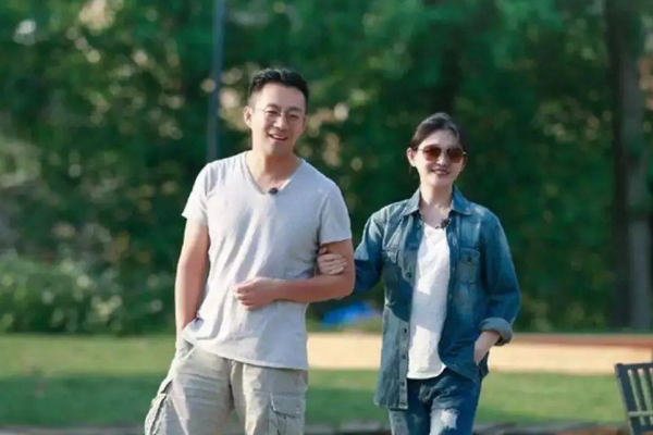 27歲女歌手因生子去世!昏迷11天后死於子癇,和老公已育有一女 27歲女歌手因生子去世!昏迷11天后死於子癇,和老公已育有一女