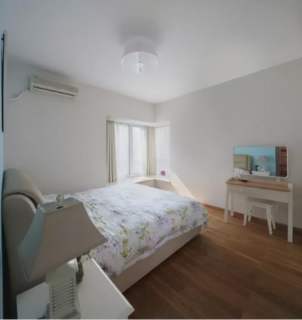 老公堅持窮裝修，牆面只刷白牆就入住，完工後全家人都很滿意