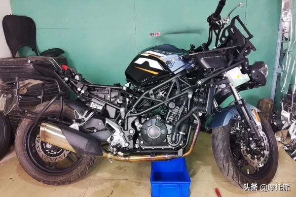 換裝滑動離合器，賽科龍RG3發動機拆解實操