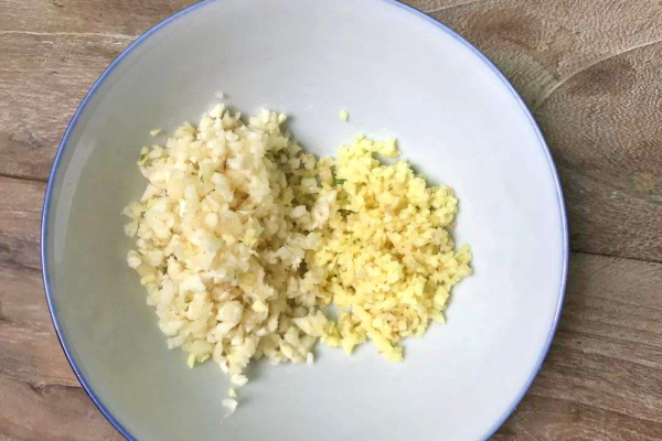 2022年夜飯選單出爐，5葷3素2涼上一桌，照著做，端上桌年味十足