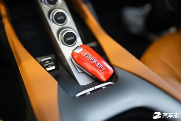 當法拉利和敞篷結合到一起時,看Portofino M就不能只看價格 當法拉利和敞篷結合到一起時,看Portofino M就不能只看價格