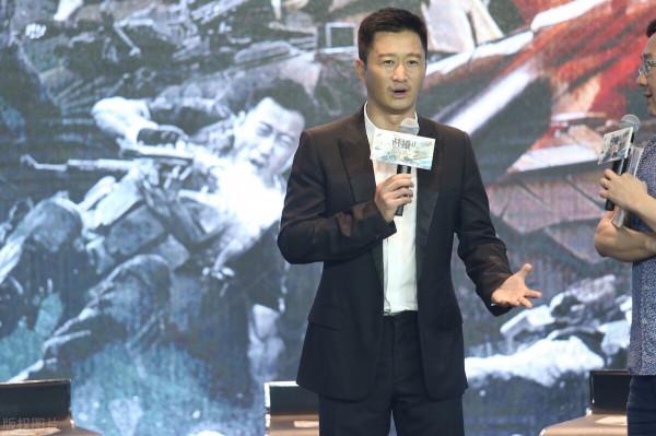 吳京：拍戰狼超出預算8000多萬，真車炸的一輛又一輛，心疼