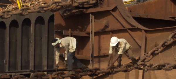 是興國產業還是“吃人”？進口拆船業的背後，是幾萬工人的血淚