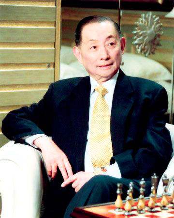 從“服務員”到“貴妃”，被辱罵的20年間，李玉剛究竟經歷了什麼