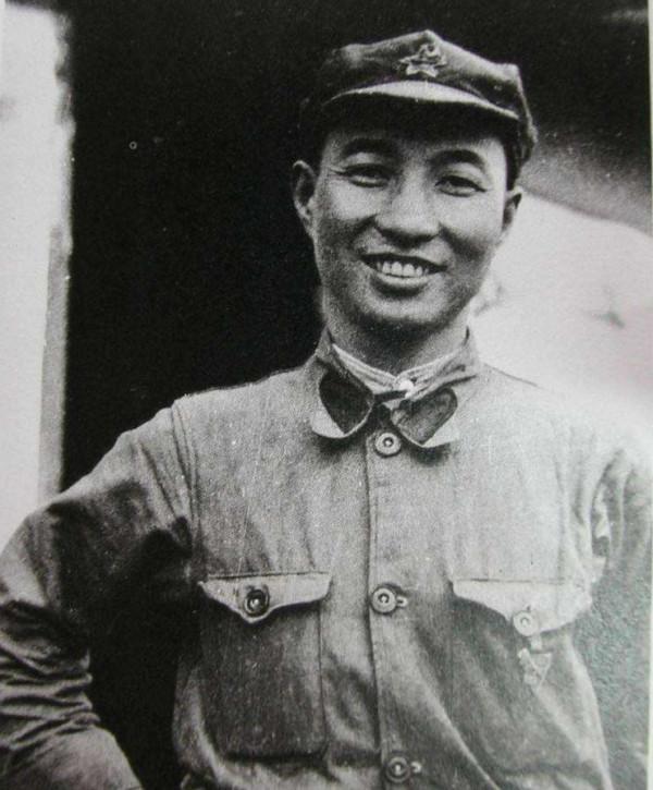 傅涯與陳賡日久生情，結婚3年後，一小夥找上門：我是陳賡的兒子