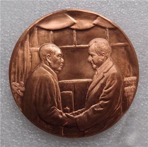 1972年,周恩來送尼克松夫人一盒香菸,接著說一番話讓她激動不已 1972年,周恩來送尼克松夫人一盒香菸,接著說一番話讓她激動不已