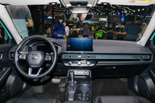 思域的姊妹車型，提供MT手動擋可選，廣本型格選哪款合適？