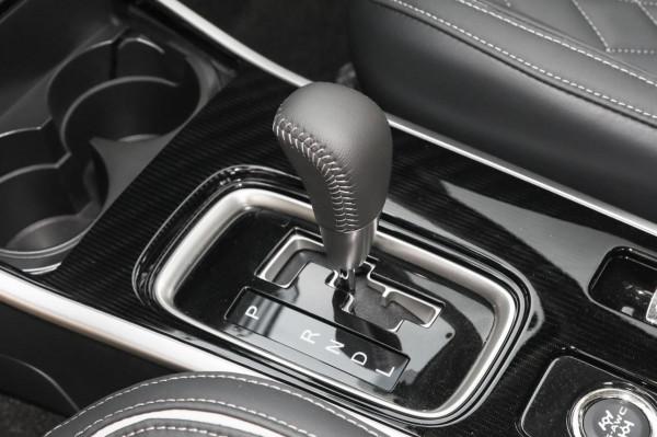 三菱歐藍德4WD燈一直閃爍是什麼原因? 三菱歐藍德4WD燈一直閃爍是什麼原因?