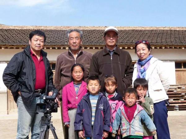 窮人家的小孩出路到底在哪？導演跟拍6年，記錄3個階層3種人生