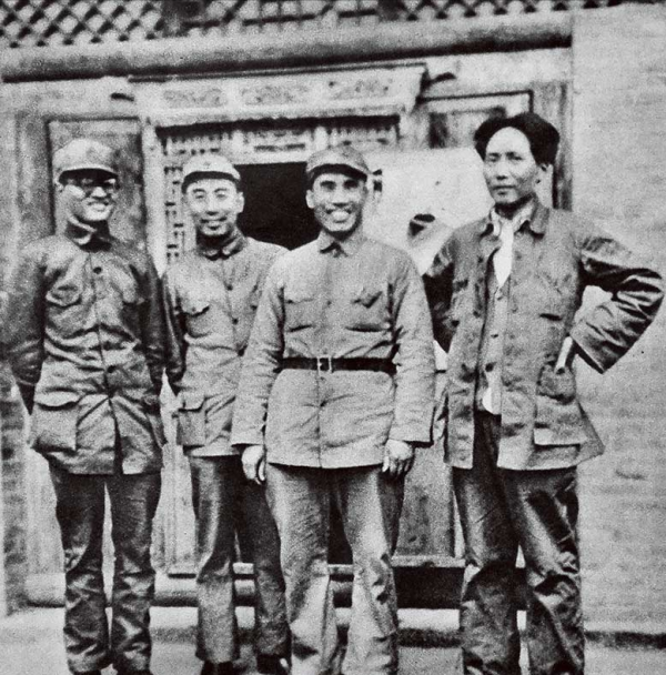 朱敏第一次見到毛主席，脫口而出說：你的畫像上沒有這顆痣