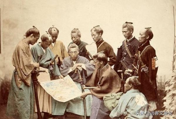 日本國歌翻譯成中文僅28字,巧合的是,與秦始皇的話如出一轍 日本國歌翻譯成中文僅28字,巧合的是,與秦始皇的話如出一轍