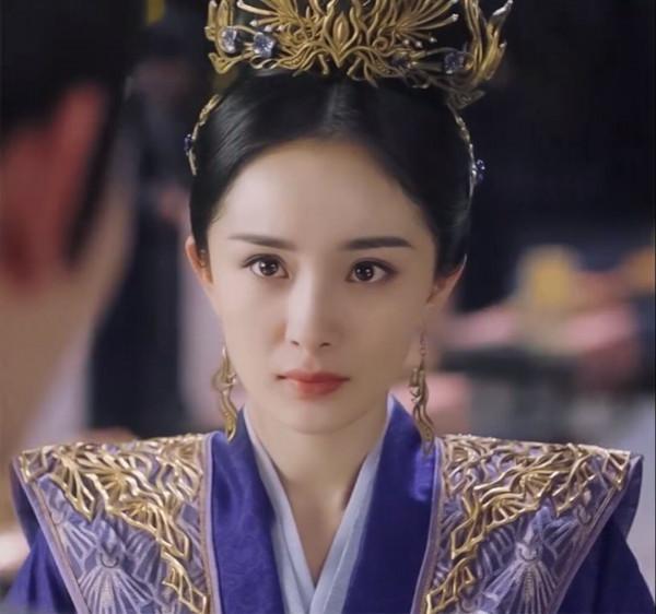 繼楊冪之後，趙麗穎被小女主碾壓，12歲小演員鋒芒畢露