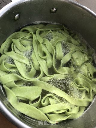 陝西菠菜面的製作方法 陝西菠菜面的製作方法