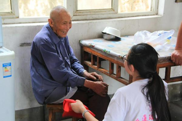 雖然我沒有養你們,但我畢竟是你們生父!消失多年的老父突然上門 雖然我沒有養你們,但我畢竟是你們生父!消失多年的老父突然上門