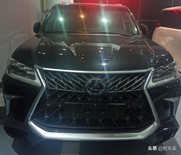 賣掉豐田陸巡，定下雷克薩斯LX570，現場看車居然打不開車門