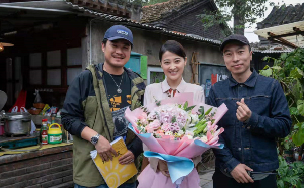 46歲梅婷新劇要大火!殺青照她穿襯衫美貌出眾,跟海清飆戲超期待 46歲梅婷新劇要大火!殺青照她穿襯衫美貌出眾,跟海清飆戲超期待