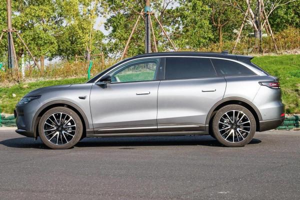 15.98萬起，272馬力+無框門，軸距長達2930mm的零跑C11，能買嗎？