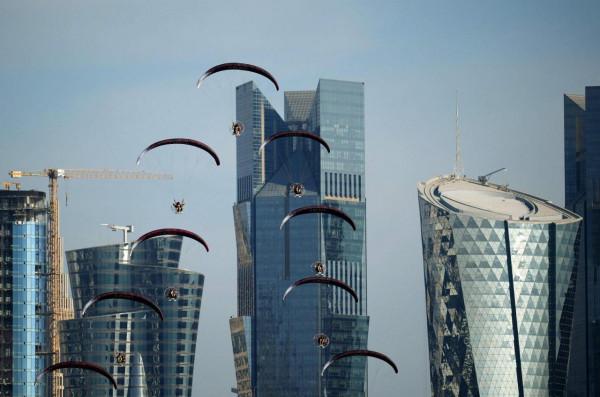 卡達舉行國慶閱兵式