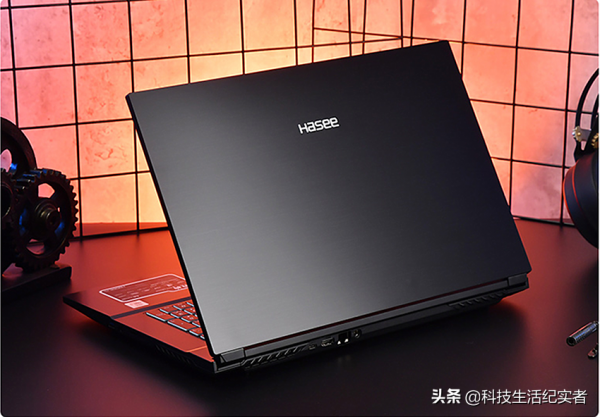 圍觀！五款最強的17.3寸遊戲本：輕薄炫酷，效能強悍，為遊戲而生