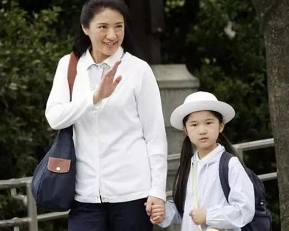 愛子公主：日本皇太女，因長相被罵上頭條，遭校園暴力不敢上學