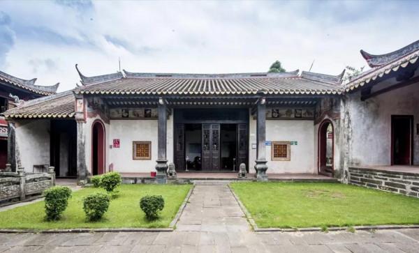 雷州有座千年古祠，全國罕見的五代石人石狗