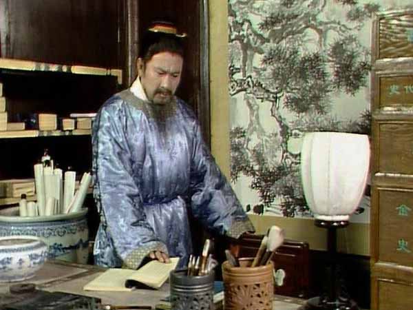 賈府被抄的原因僅僅是靠山倒了嗎?當然不是!是因為賈政 賈府被抄的原因僅僅是靠山倒了嗎?當然不是!是因為賈政