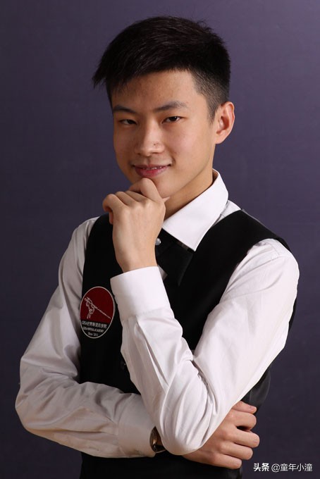 2：4！斯諾克大獎賽開幕，一號種子趙心童出局，眼鏡俠上了他一課