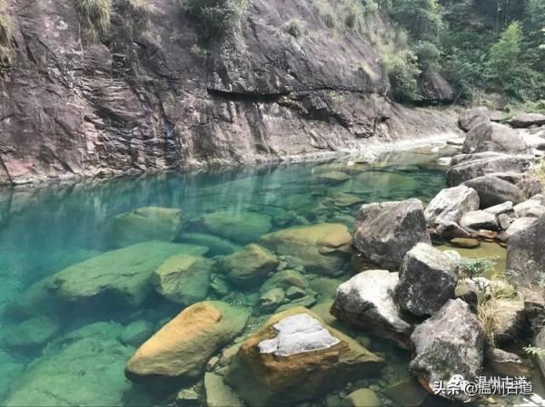 探幽臥龍峽，領略旖旎的山光水色