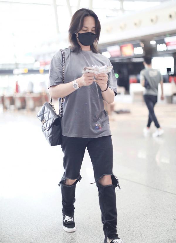 2021辣眼明星 &vert; 愛馬仕哭了，花多少錢才能讓吳宣儀不揹我們的包？