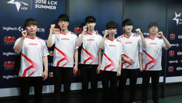 S賽上選趙信贏不了?jiejie自曝最後一場勝利原因:請神上身 S賽上選趙信贏不了?jiejie自曝最後一場勝利原因:請神上身