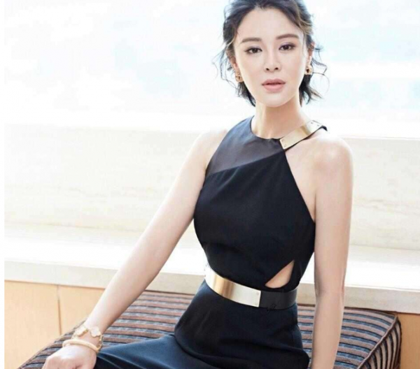 關悅：曾被佟大為分手，以淚洗面，複合後恩愛至今生三子幸福美滿