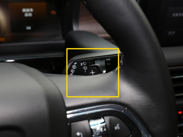 航海家S擋加速發動機4千轉不升擋怎麼回事？