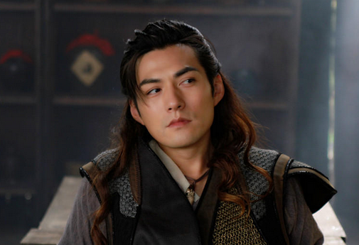 別再吹捧“建模臉”了！這4位男演員告訴你，什麼是小說男主的臉